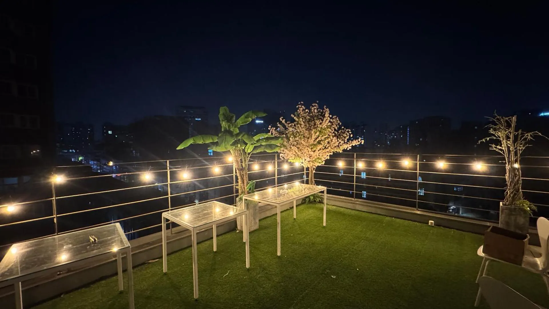 701, Seongsu Station Jungnangcheon Cherry Blossom Road Han River Airport Bus سيول كوريا الجنوبية